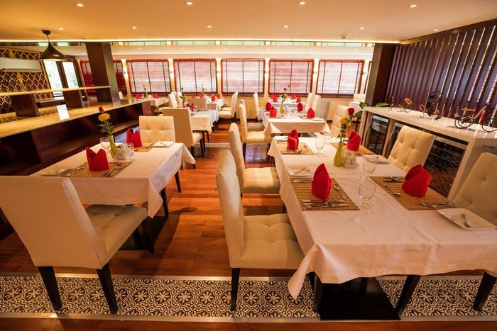 Restaurants, Bars & Cafés on Lan Diep